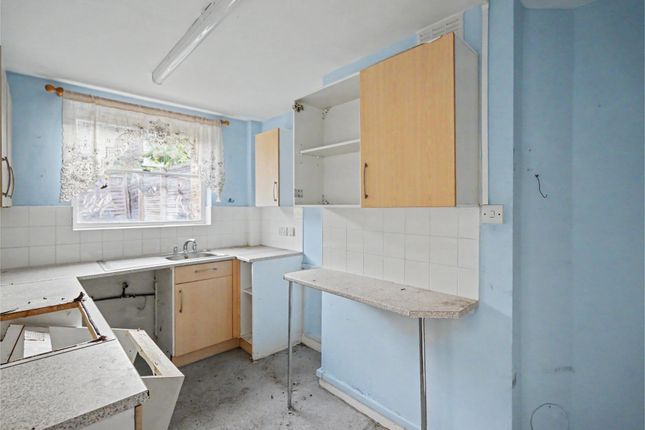 101, Tyneham Road, London photo 4