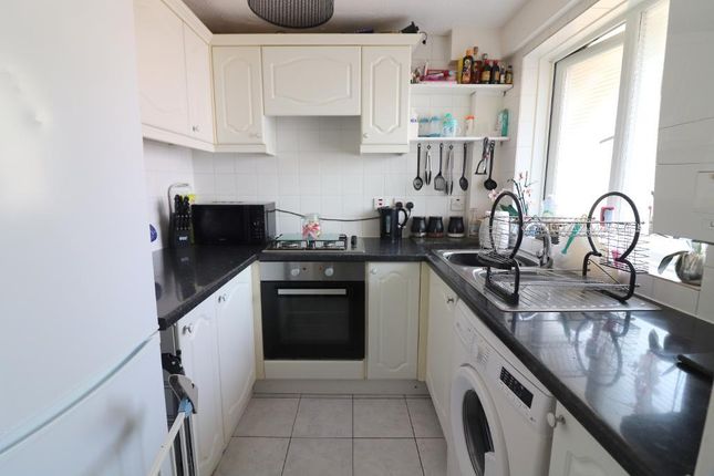 17, Whitehaven, Luton photo 3