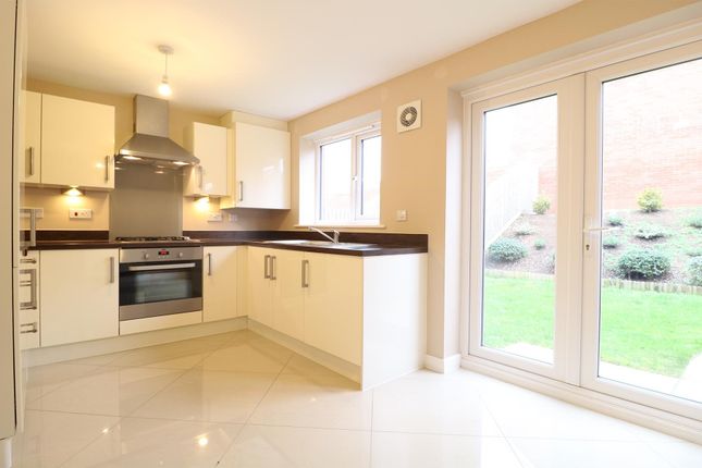 9, Walkinshaw Road, Swindon photo 3