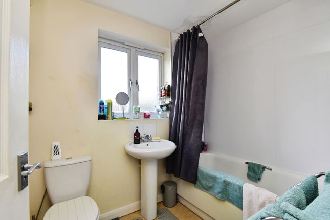 Flat 4, 1, James Street, Staffordshire photo 4
