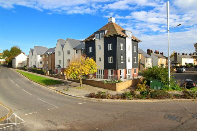 Flat for sale in Ermine Court, Coronation Road, Ware - Retirement Apartment