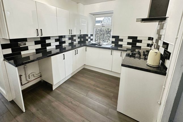 44 St. John Street, Bridgend photo 3