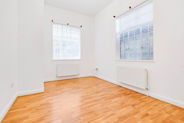 Flat to rent in Upper Woburn Place, London