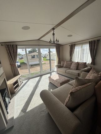 2-bed caravan on Sutton Park Holiday Park, Vicarage Lane, Long Sutton, £57,495