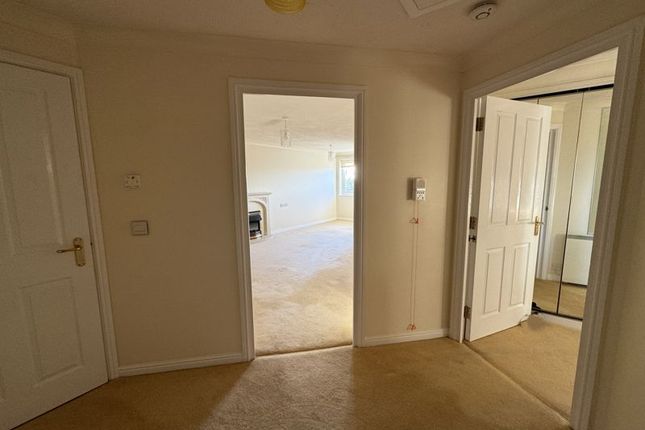 62 Lovell Court, Parkway, Holmes Chapel photo 4