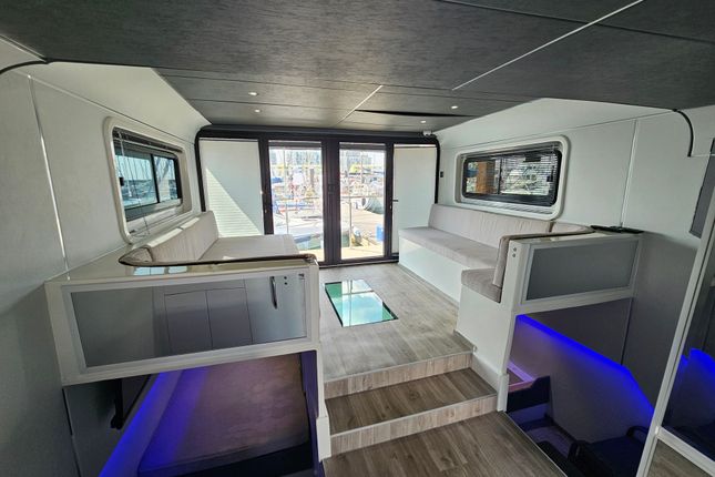 Inspiration 28 Floating Water Lodge, Marina, Brighton photo 4