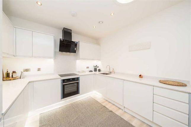 Flat 12, 24, Welmar Mews, London photo 2