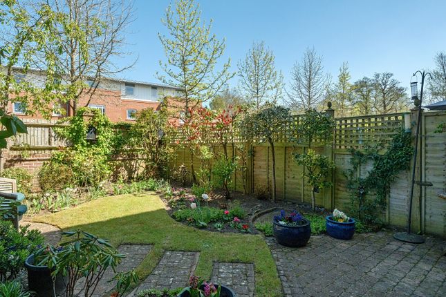 16 Milford House,, Portsmouth Road, Godalming photo 4
