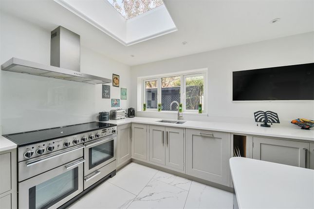 16, Springdale, Finchampstead photo 4
