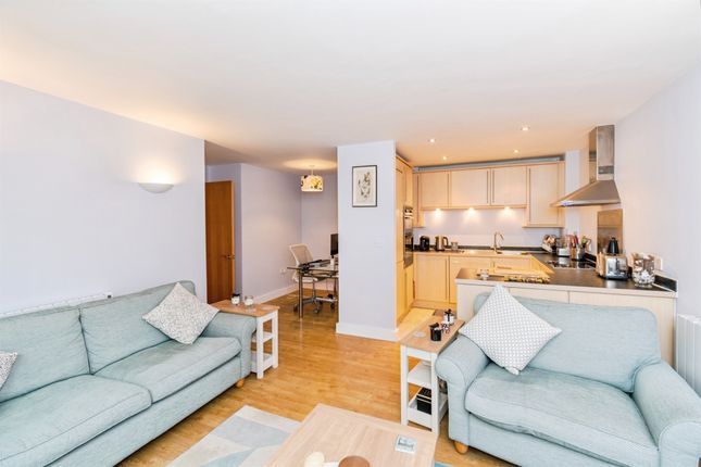Flat 32, Endeavour Court, 50, Channel Way, Southampton photo 3