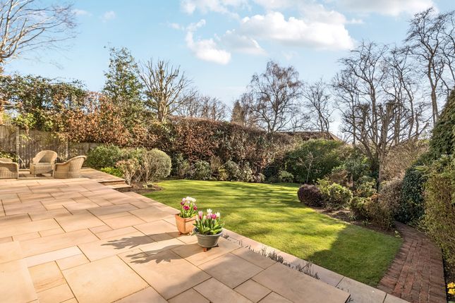 49, Trotsworth Avenue, Virginia Water photo 2