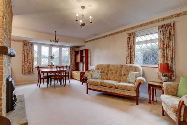10, Oakengrove Close, High Wycombe photo 2