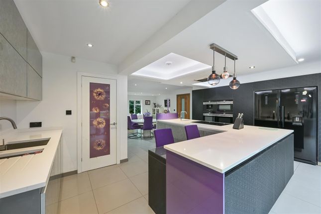 Crazes, Heather Close, Kingswood photo 4