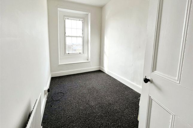 Flat to rent in High Street, Poole, Dorset