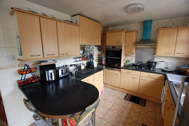 65, Mossley Road, Greater Manchester photo 5