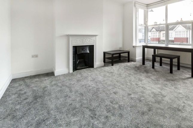Northfield Avenue, London photo 2