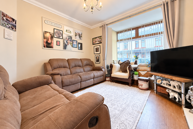 37 Broniestyn Terrace, Aberdare photo 2