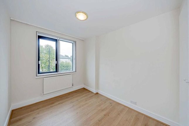 Studio to rent in Cavendish House, Wellington Road, St Johns Wood