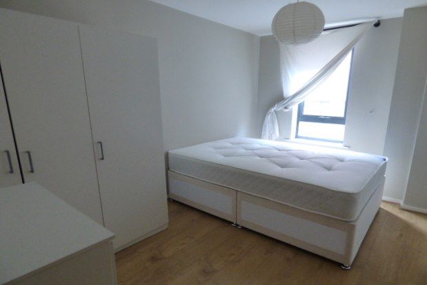 Flat to rent in City Gate East, Liverpool