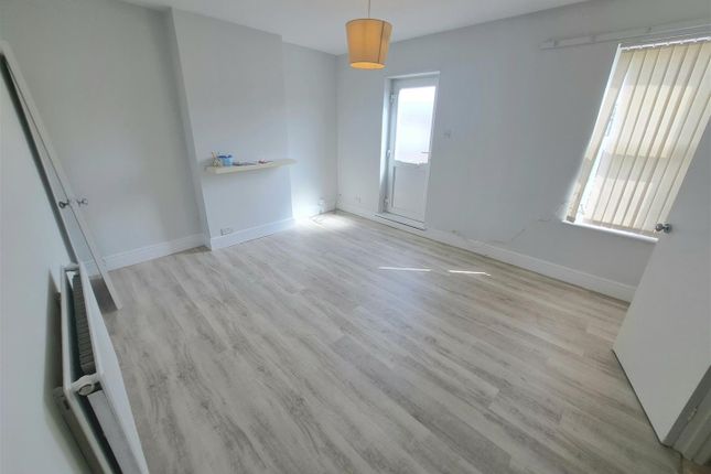 Flat to rent in Soundwell Road, Kingswood, Bristol