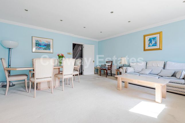 Town house for sale in Newcombe Park, London