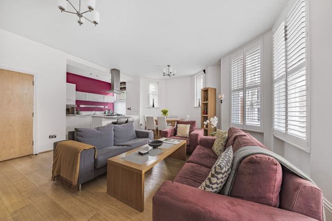 Flat for sale in Nevern Square, London