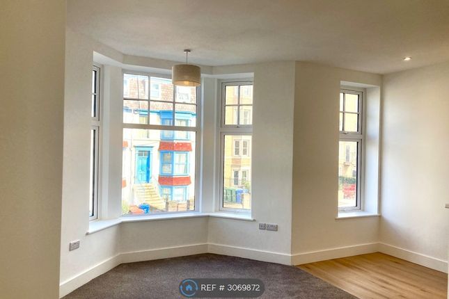 Flat, North Marine Road, Scarborough photo 2