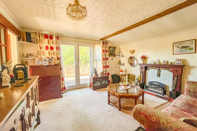 77 High Beech Chalet Park, Battle Road, St Leonards-on-Sea photo 2