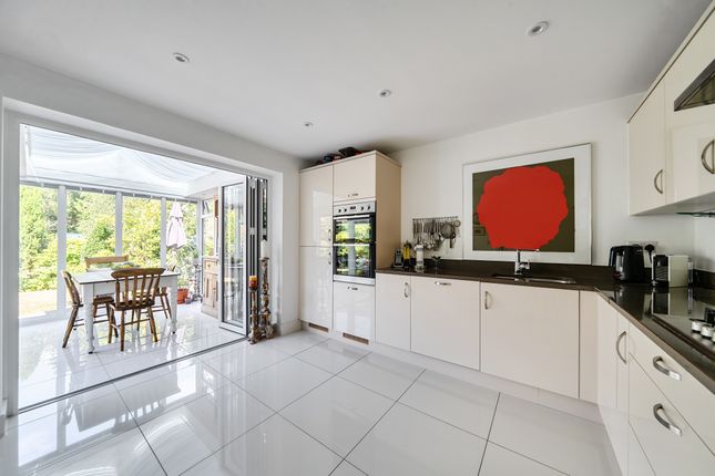 29, Martindales, Southwater photo 5