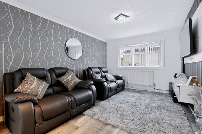 8 Redwood Road, Holytown photo 2