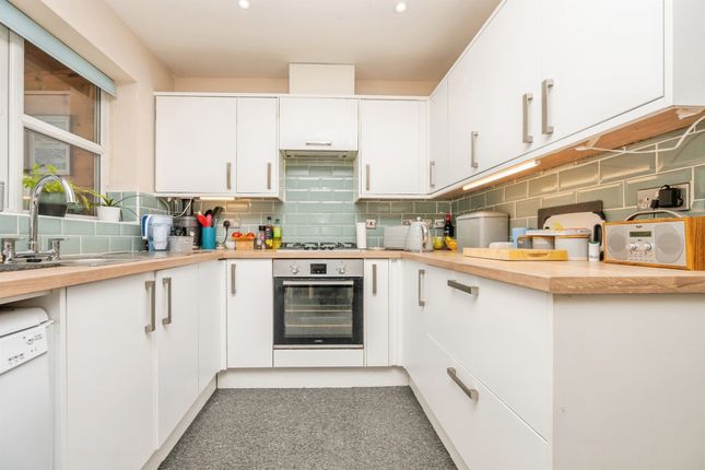 21, Wharrad Close, Alcester photo 3