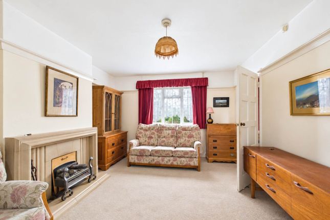 131, Comptons Lane, Horsham photo 4
