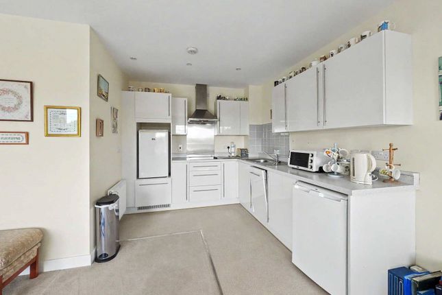 Weycombe House, 24, Wispers Lane, Surrey photo 4