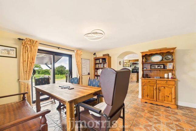 Breakfast/Family Room