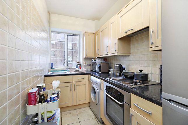 Apartment 95, West Kensington Court, London photo 3