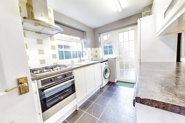 20, Longville, Milton Keynes photo 2