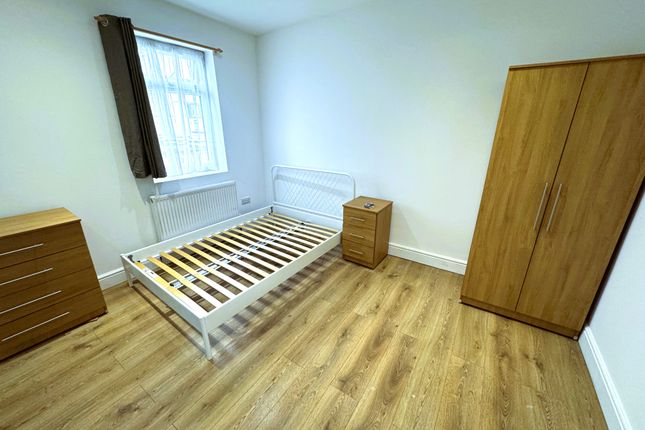 31, WINDSOR RD, ILFORD photo 2