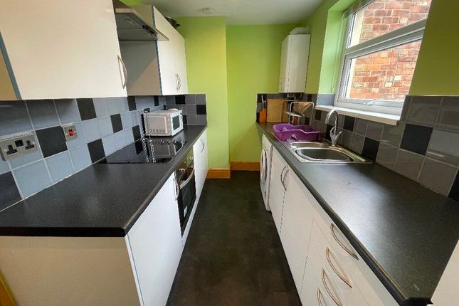 Thumbnail Shared accommodation to rent in Borough Road, Middlesbrough