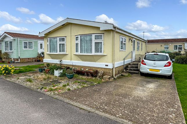 3-bed caravan on 50 Arundel Drive, Thornlea Park, Littlehampton, £120,000