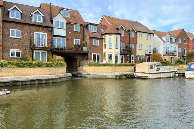 Town house for sale in West Quay, Abingdon