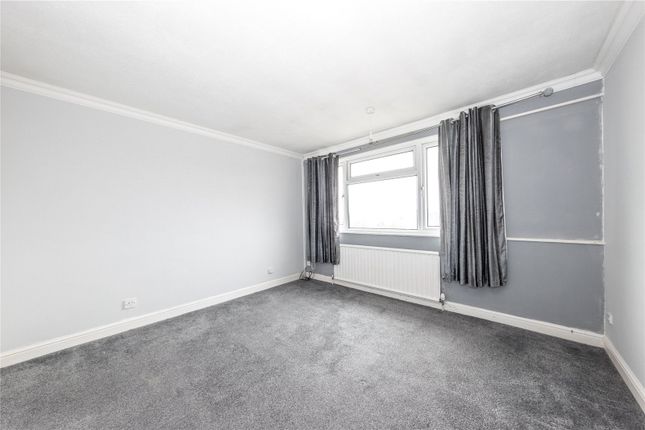 Terraced house for sale in Brendon Avenue, Luton