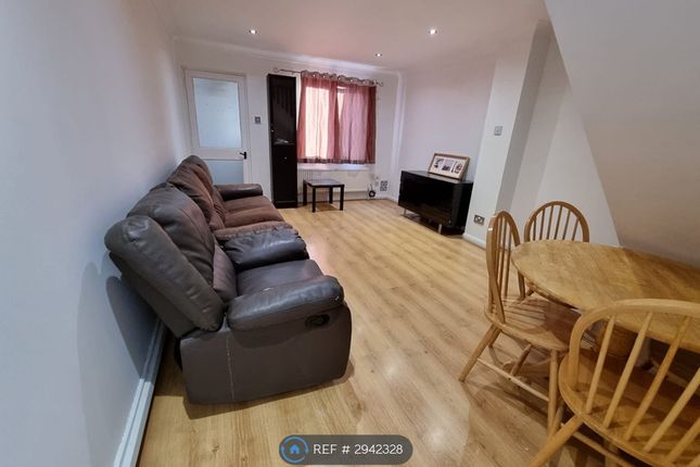 Kendal Close, Feltham photo 2
