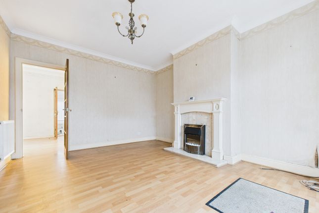 37 Seafield Avenue, Hull photo 3