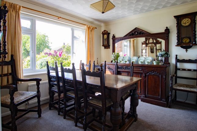 4 St. Nicholas Close, Dersingham, Norfolk photo 4