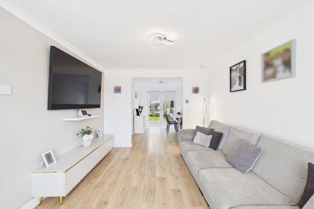 2 Gillbank Avenue, Carluke photo 3