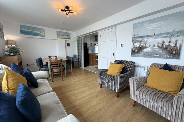 Flat 3, Beddoes Court,, Milford Street, Pembrokeshire photo 2