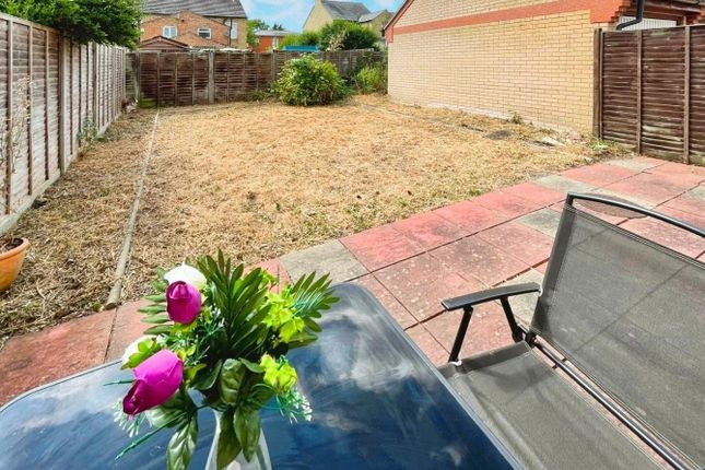 25, Watermill Green, Thetford photo 2