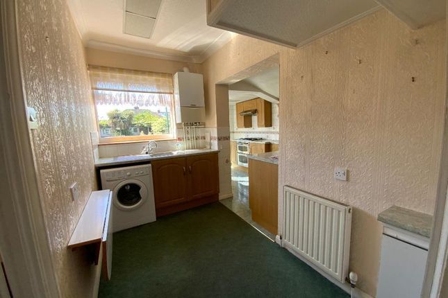 256 Wennington Road, Rainham photo 2
