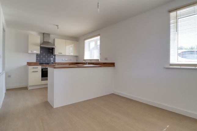 4, Salthrop Rise, Swindon photo 4