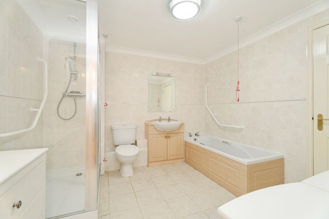 12, Ainsworth Court, Holt photo 4